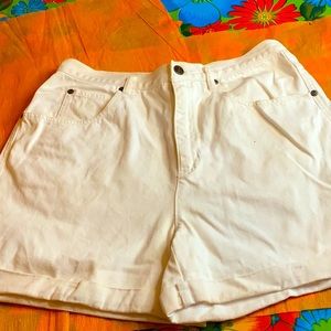 Claiborne shorts petite 12